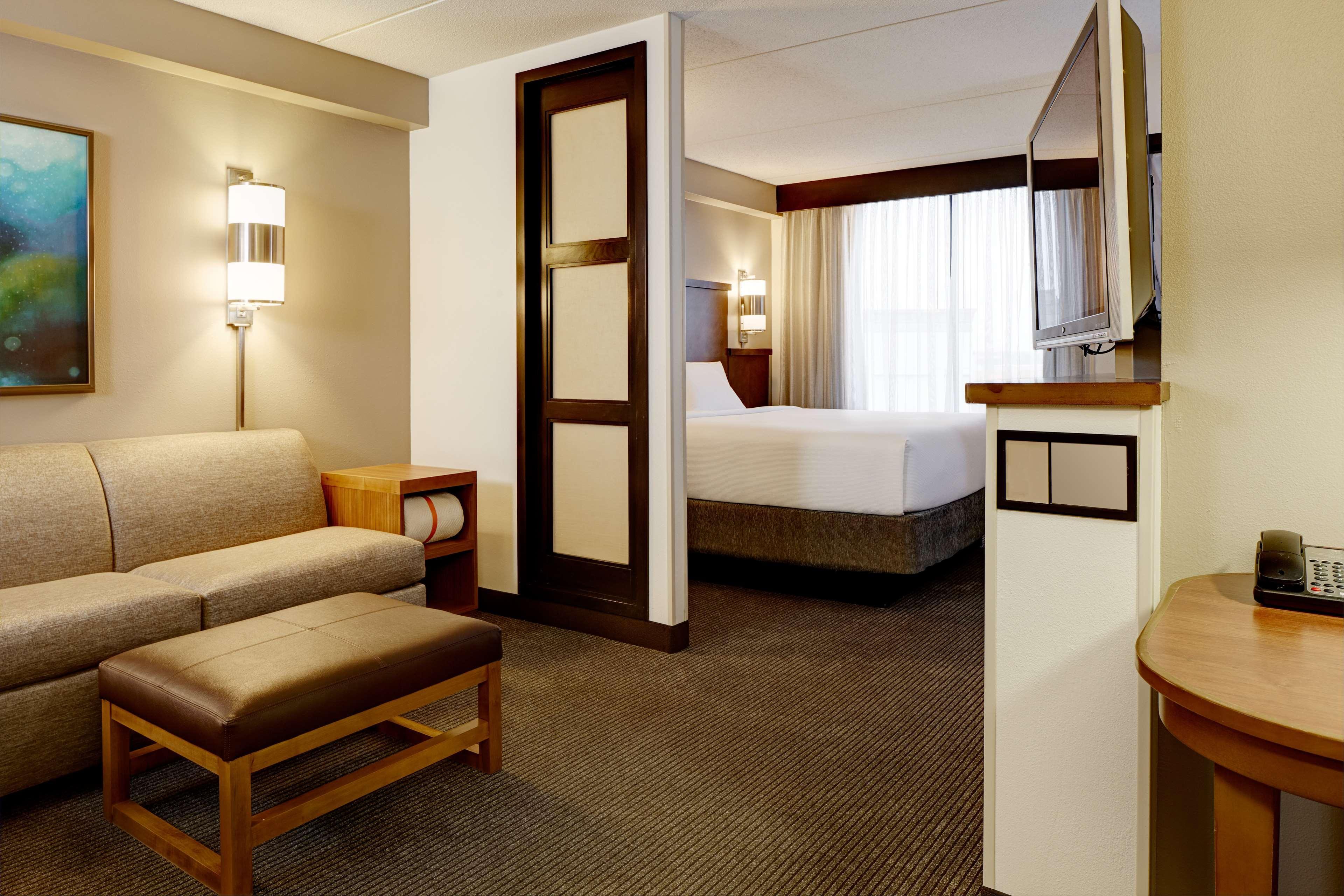 Hyatt Place Milwaukee Airport Exterior photo