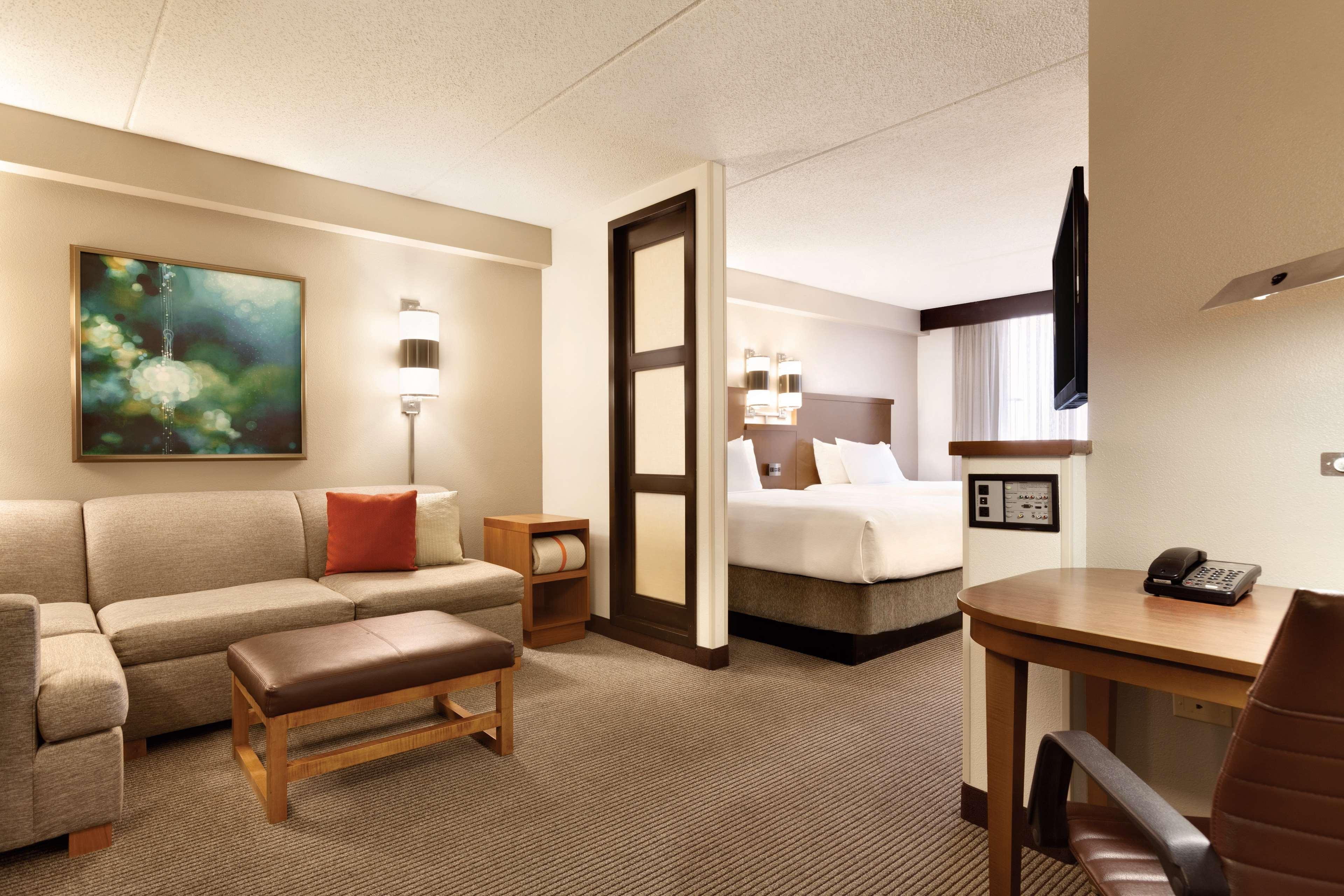 Hyatt Place Milwaukee Airport Exterior photo